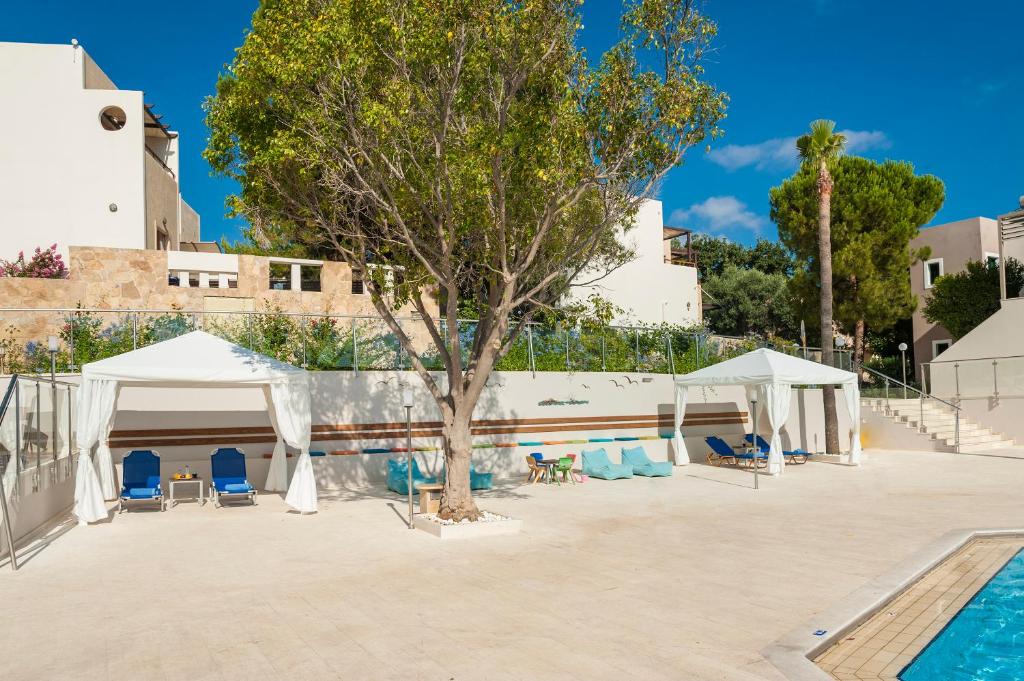 Bazén v ubytování Sirios Village Hotel & Bungalows - All Inclusive nebo v jeho okolí