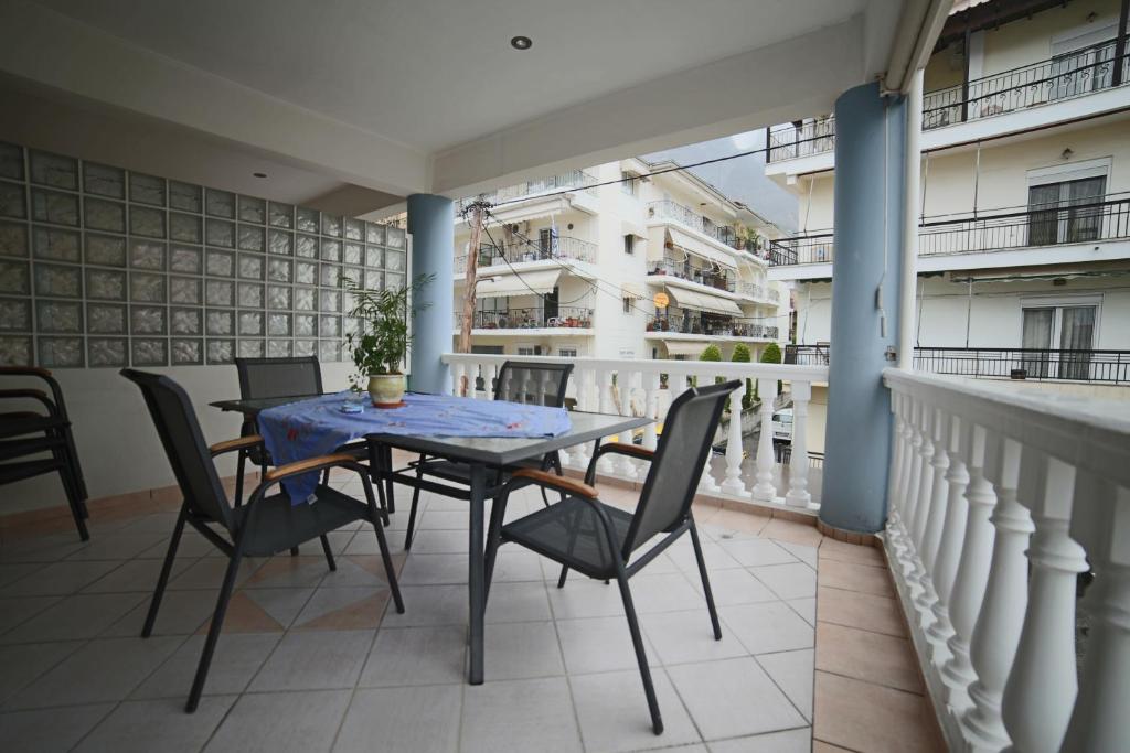 Μπαλκόνι ή βεράντα στο Downtown Meteora apartment