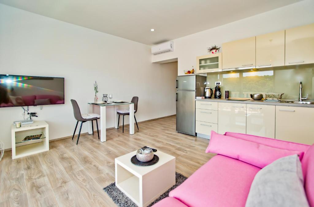 Kuchyň nebo kuchyňský kout v ubytování Apartments Juric