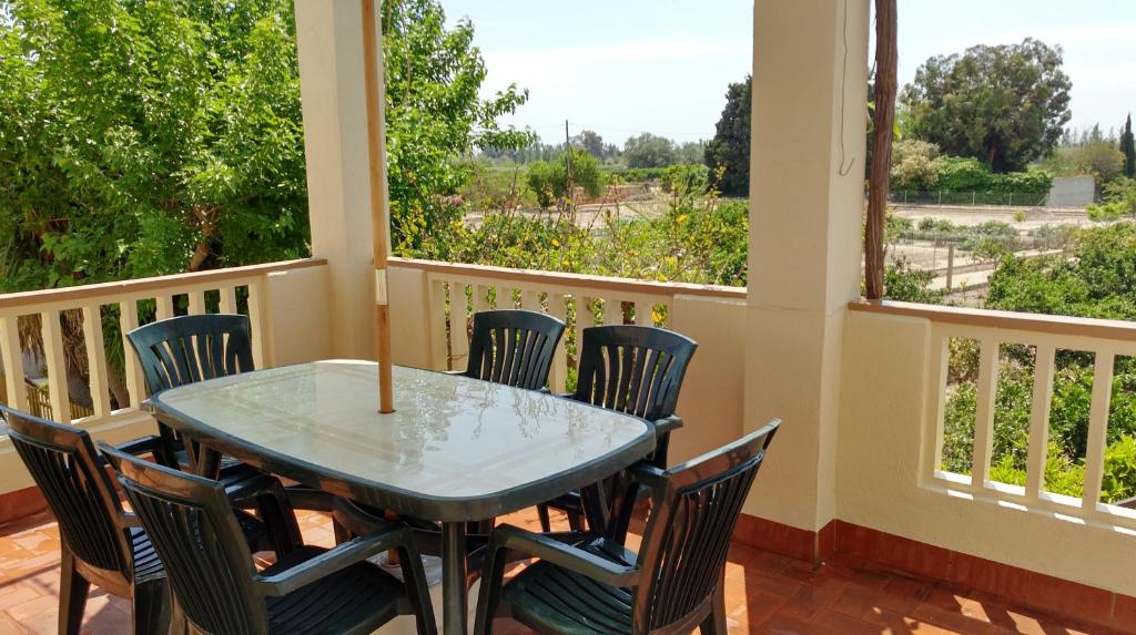 A balcony or terrace at La Caseta del Pitxo