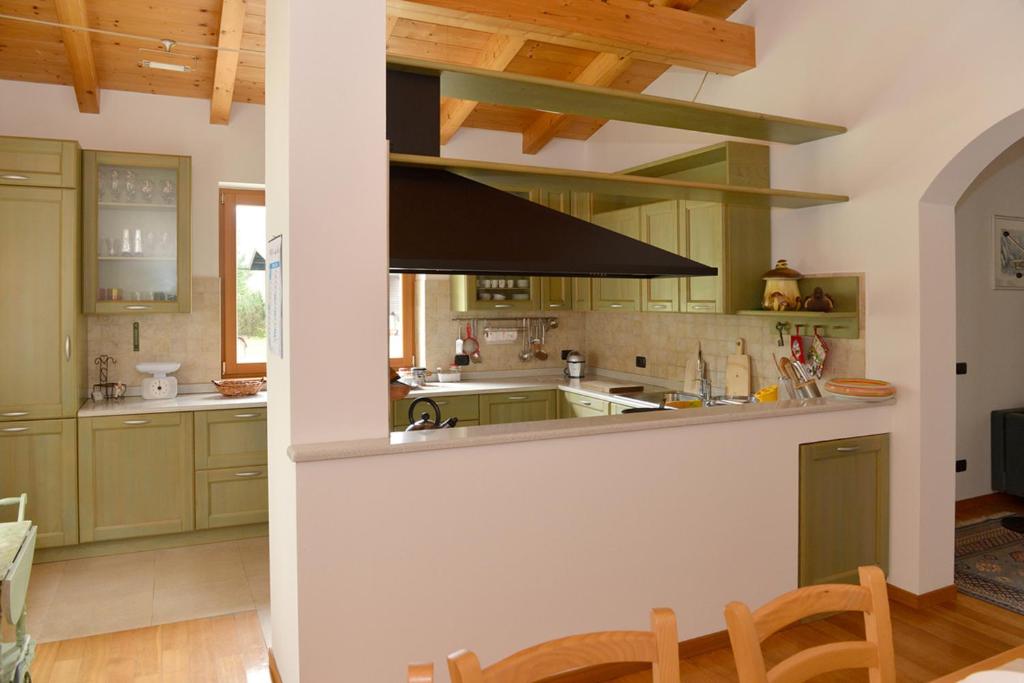 Kuchyň nebo kuchyňský kout v ubytování Andalo Chalet