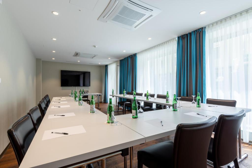 Zona business o sala de conferencias en Trip Inn Zurich Hotel