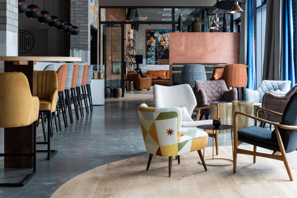 Posezení v ubytování FREIgeist Göttingen Innenstadt, A Member of Design Hotels