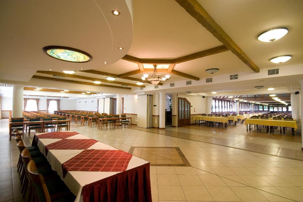 Restaurace v ubytování Geréby Kúria Hotel és Lovasudvar