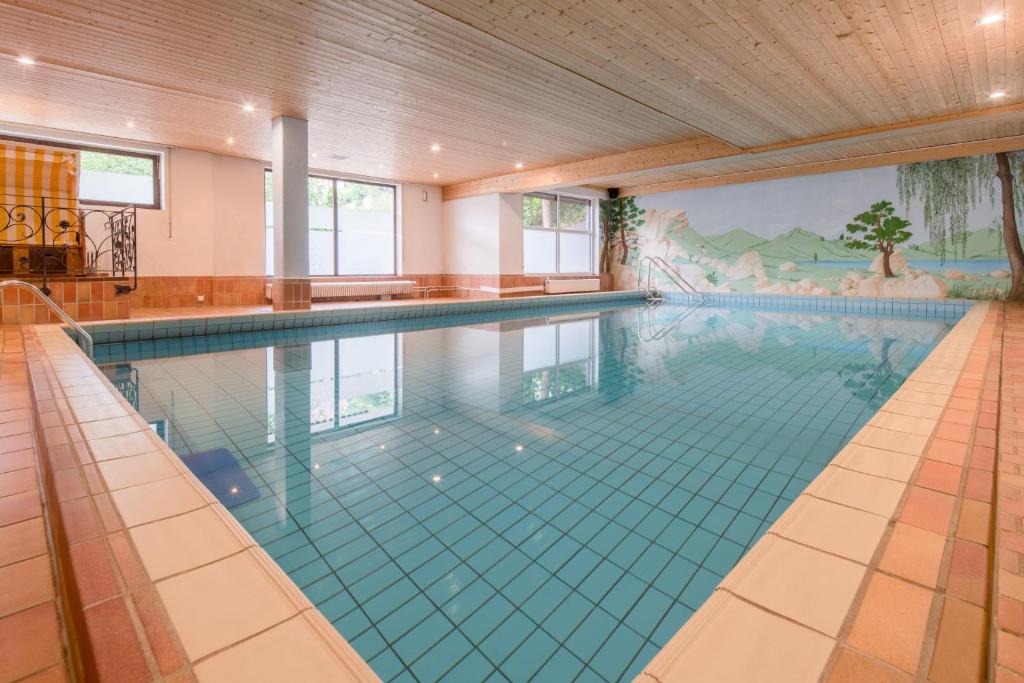 Bazén v ubytování Best Western Plus Schwarzwald Residenz nebo v jeho okolí