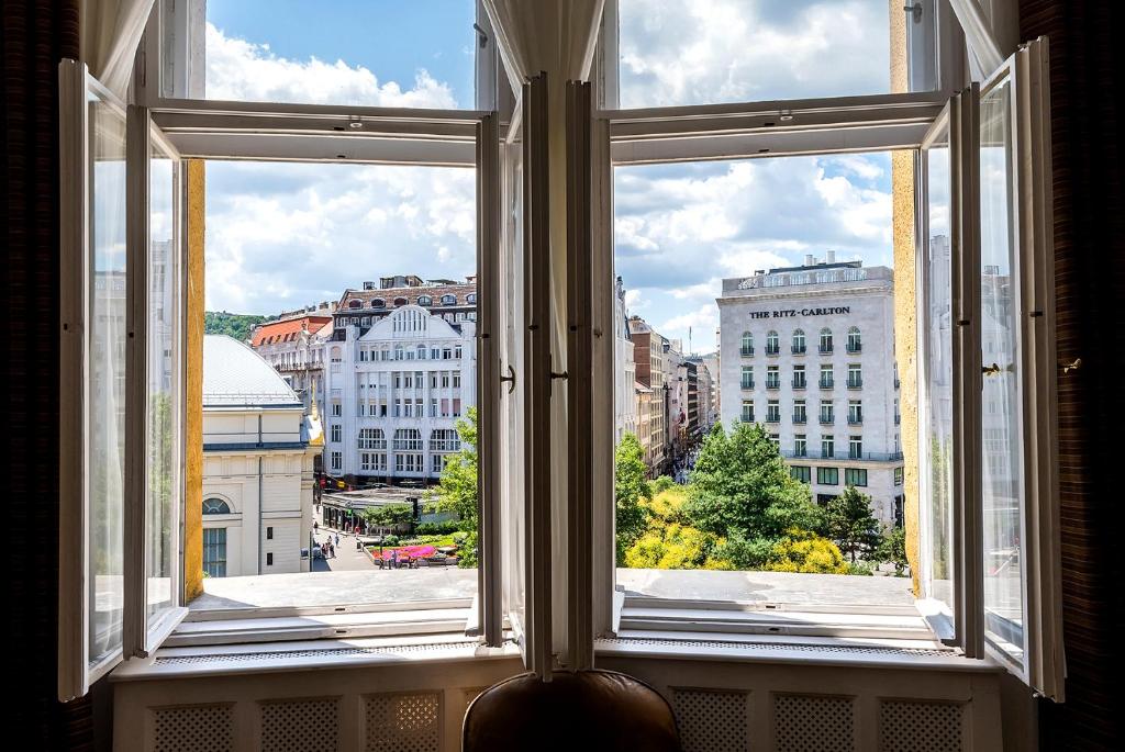 Nespecifikovaný výhled na destinaci Budapešť nebo výhled na město při pohledu z apartmánu
