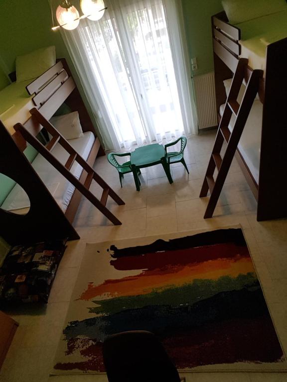 Część wypoczynkowa w obiekcie Bourlis Apartments