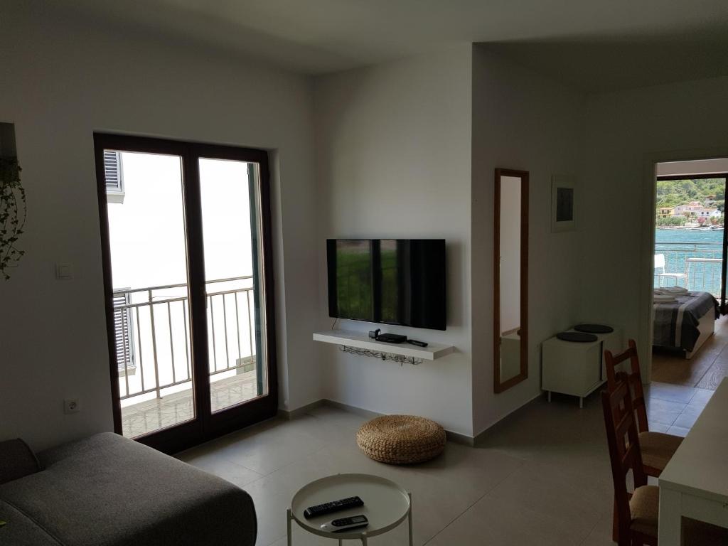 TV a/nebo společenská místnost v ubytování Apartments Vala