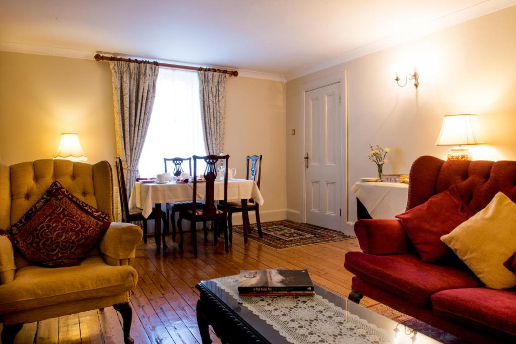 Posezení v ubytování Brennan's Accommodation Glenties