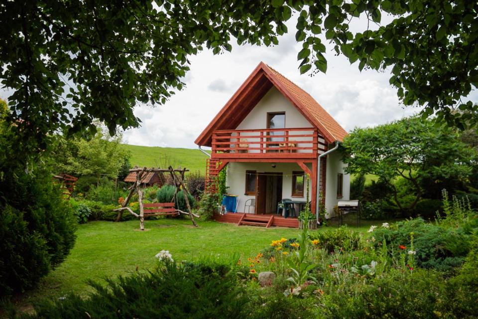 Vonkajšia záhrada v ubytovaní Domki letniskowe "Pod lipą"
