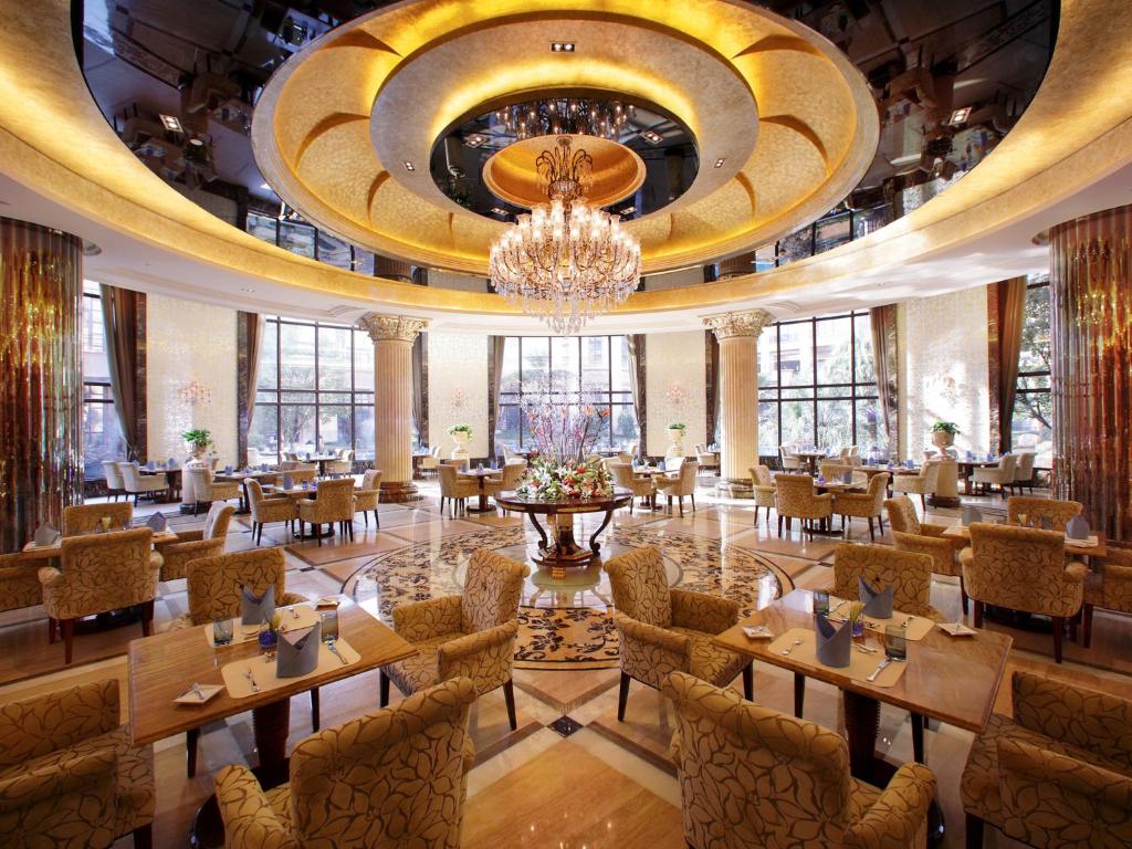 Restaurace v ubytování Chateau Star River Pudong Shanghai