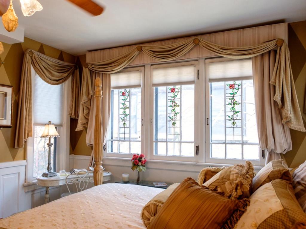 Gaslight Bed & Breakfast - Habitación De La Reina