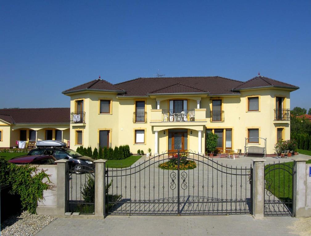 Budova, kde se aparthotel nachází