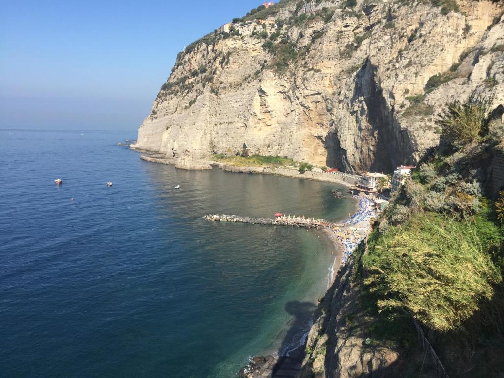 Kép Gi HOME Apartment vicino alla stazione e al Mare szállásáról Metában a galériában