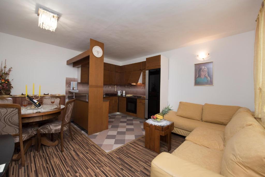 Apartment D&A - отзывы и видео