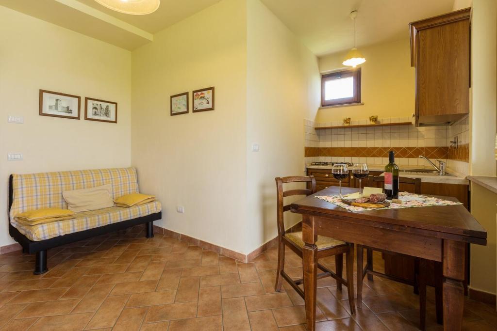 Kuchyň nebo kuchyňský kout v ubytování Country House Nonna Rana