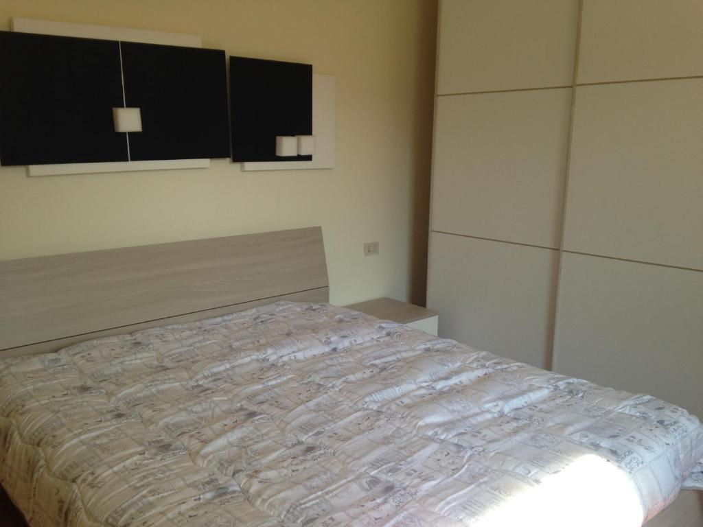 A bed or beds in a room at Villa Mara