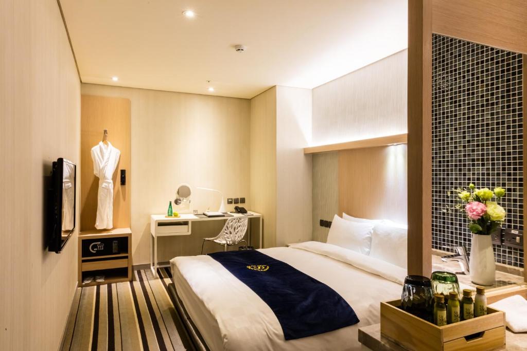 Gallery image of Taipei 101 SPARKLE Hotel in Taipei