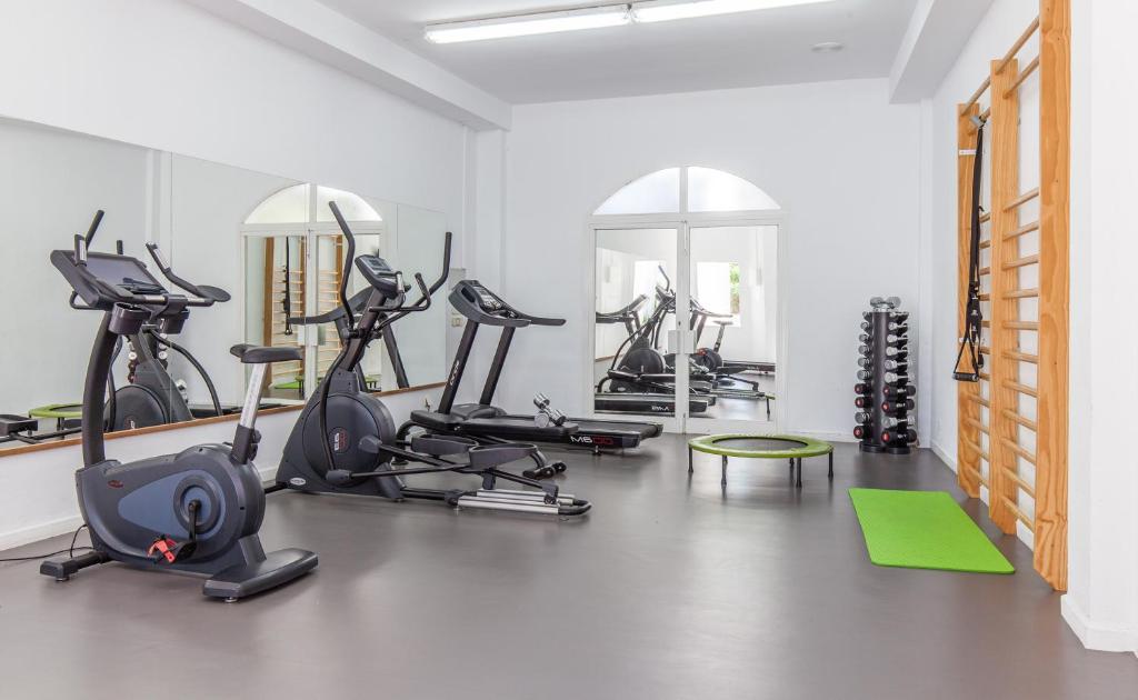 Fitness centrum a/nebo fitness zařízení v ubytování BLUESEA Club Martha's