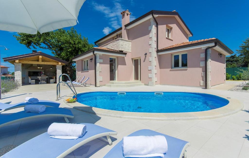 Bazén v ubytování Villa Contessa nebo v jeho okolí