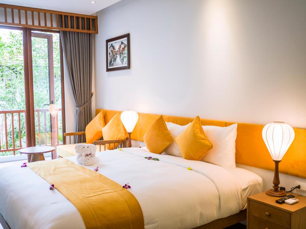 Vinh Hung Old Town Hotel - 带游泳池的优质双人或双人间