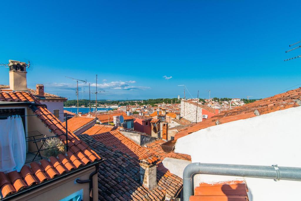 Nespecifikovaný výhled na destinaci Rovinj nebo výhled na město při pohledu z bed and breakfast