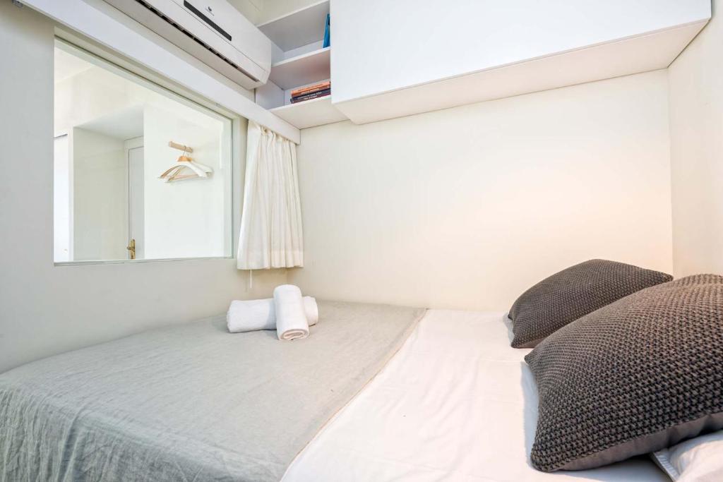 Posteľ alebo postele v izbe v ubytovaní Sagrado Corazon Penthouse in Malaga by Solaga Holiday Homes