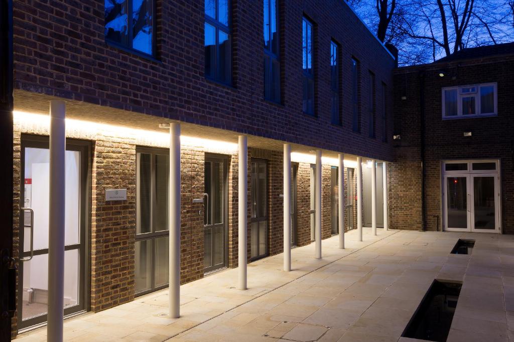 The Royal Foundation of St Katharine - Resim 24