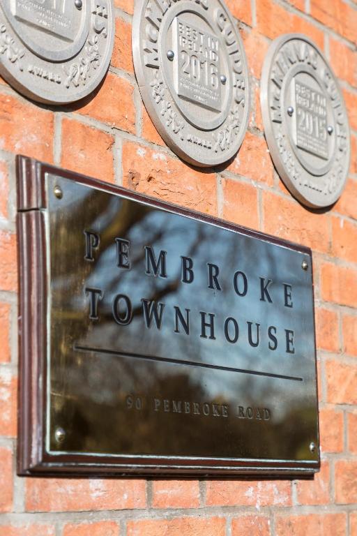 Certifikát, hodnocení, plakát nebo jiný dokument vystavený v ubytování Pembroke Townhouse