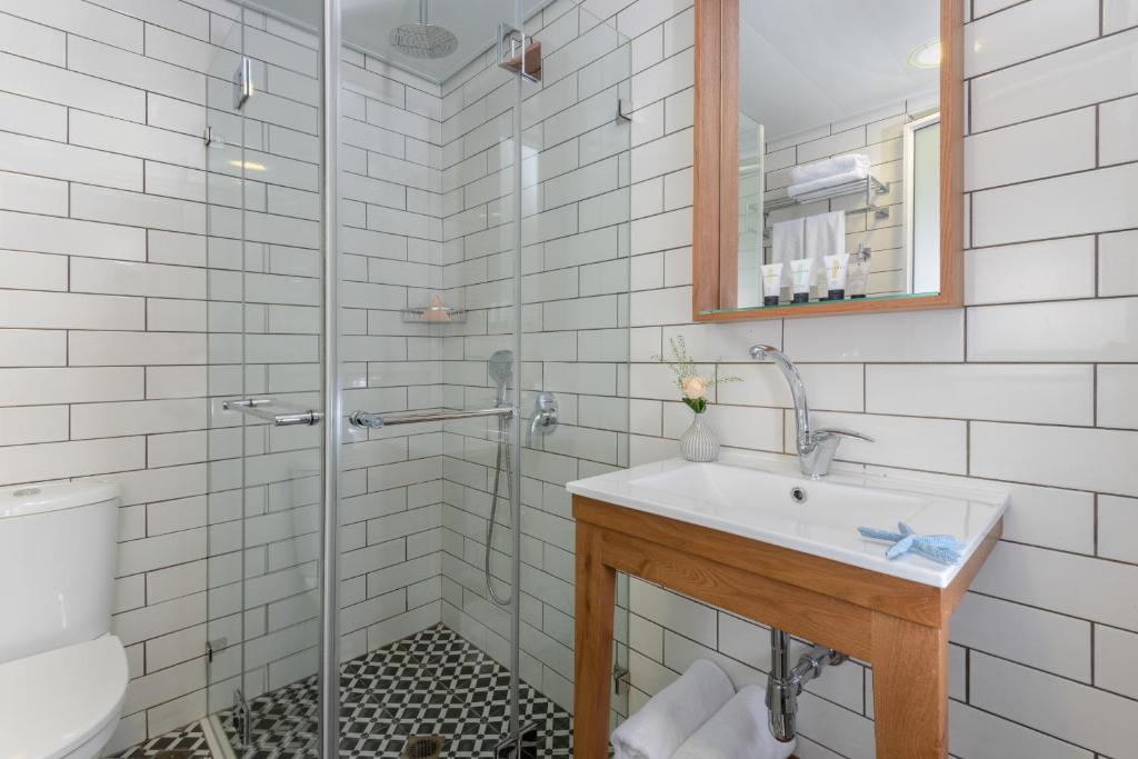 Koupelna v ubytování Embassy Hotel Tel Aviv