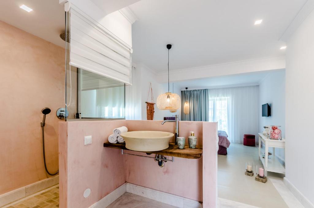 Koupelna v ubytování Malia Mare Hotel