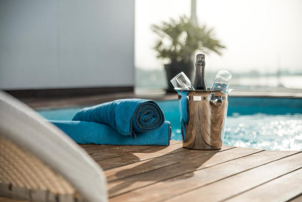Bazén v ubytování Hotel Feliz nebo v jeho okolí