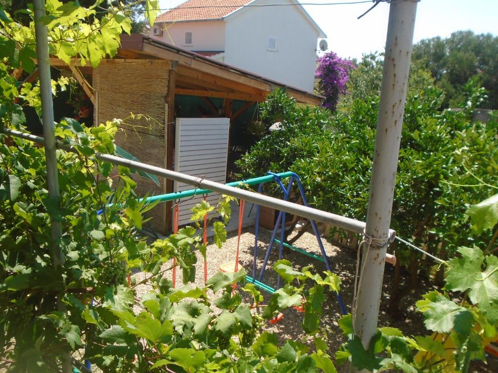 Vonkajšia záhrada v ubytovaní Apartments Vidic