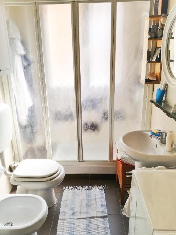 A bathroom at camera d'or