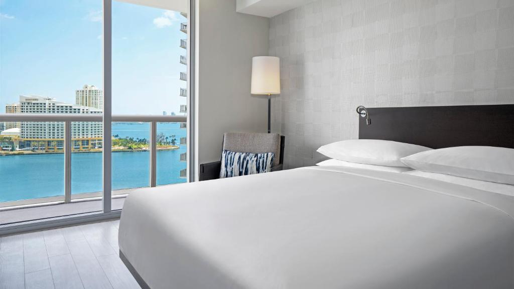 Hyatt Centric Brickell Miami - Junior King Suite Con Balcón