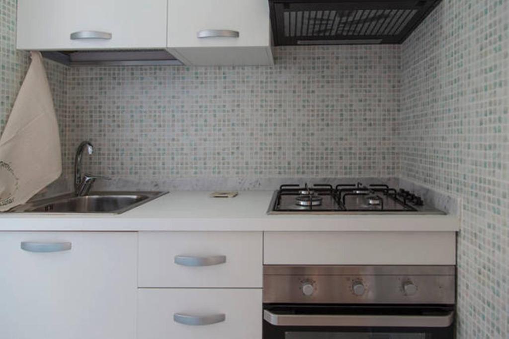 A kitchen or kitchenette at Stella del Mare