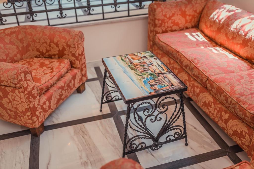 A seating area at Hotel Casa Adele