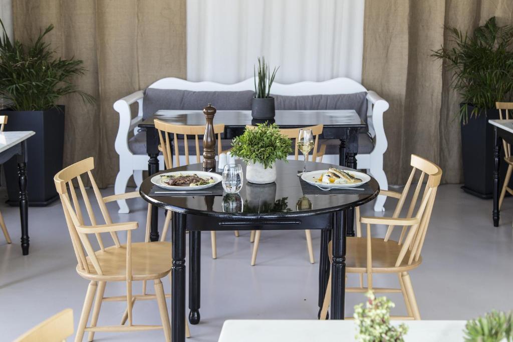 Area soggiorno di Ftelia Bay Boutique Hotel