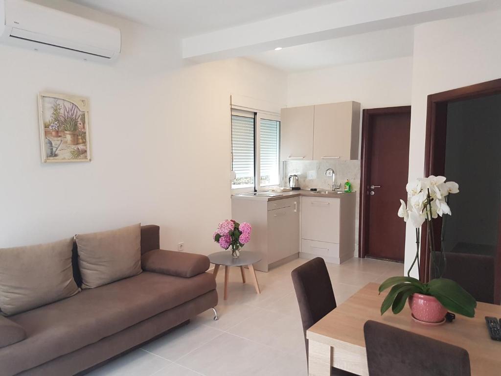 Uma área de estar em Apartments Stetonn