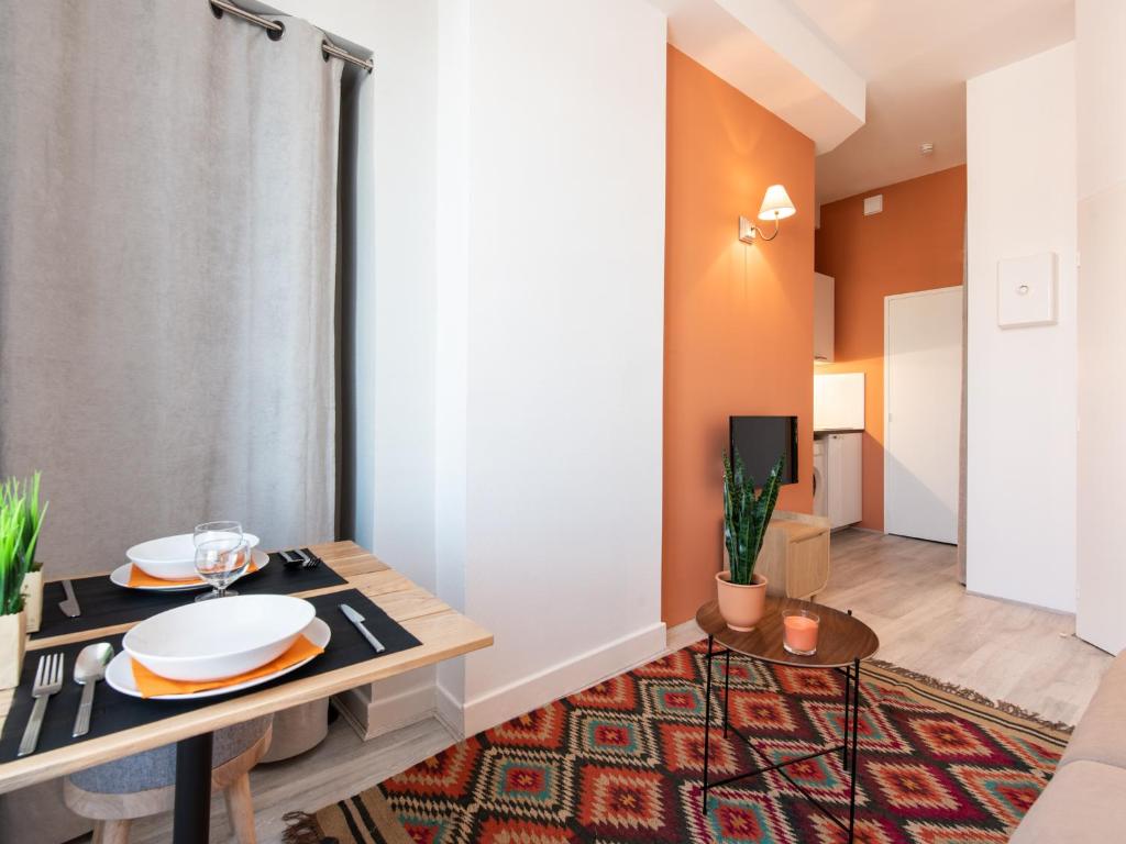 Macé Studio Apartment