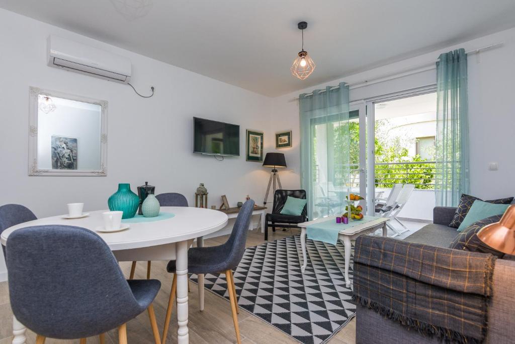 Apartments Marta 1 - 9