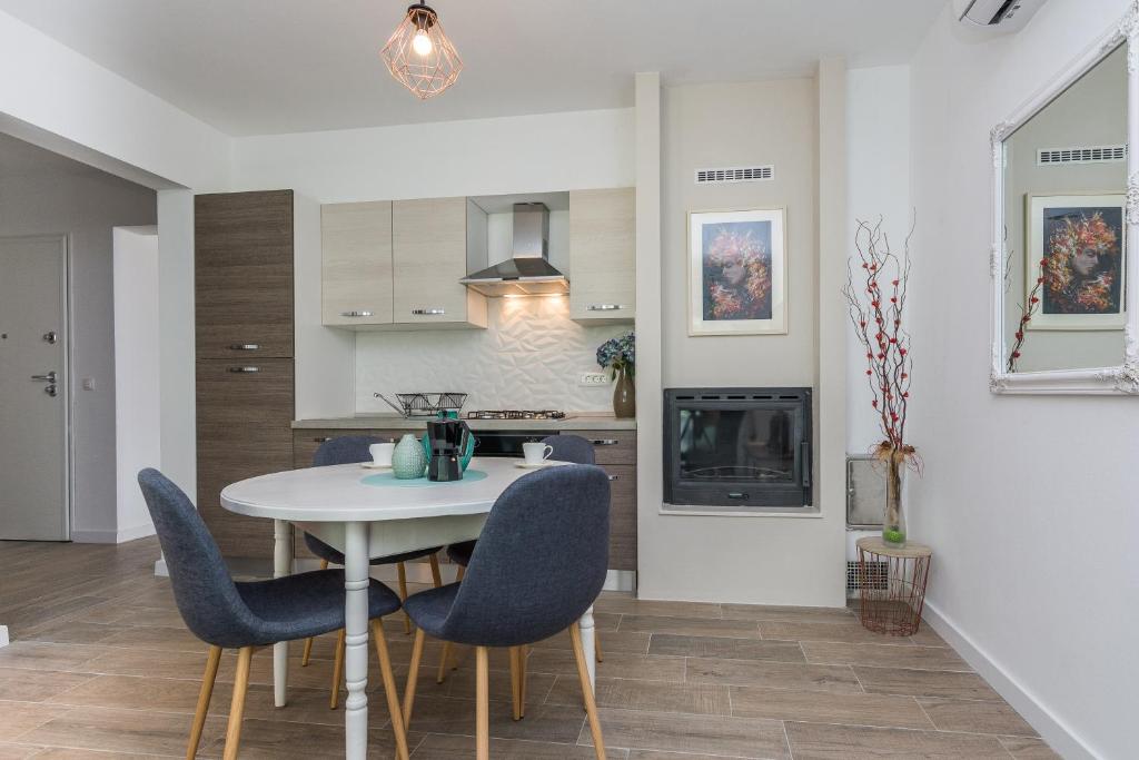 Apartments Marta 1 - 8