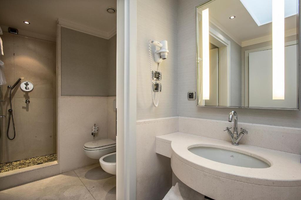 FlyOn Hotel & Conference Center - Resim 3