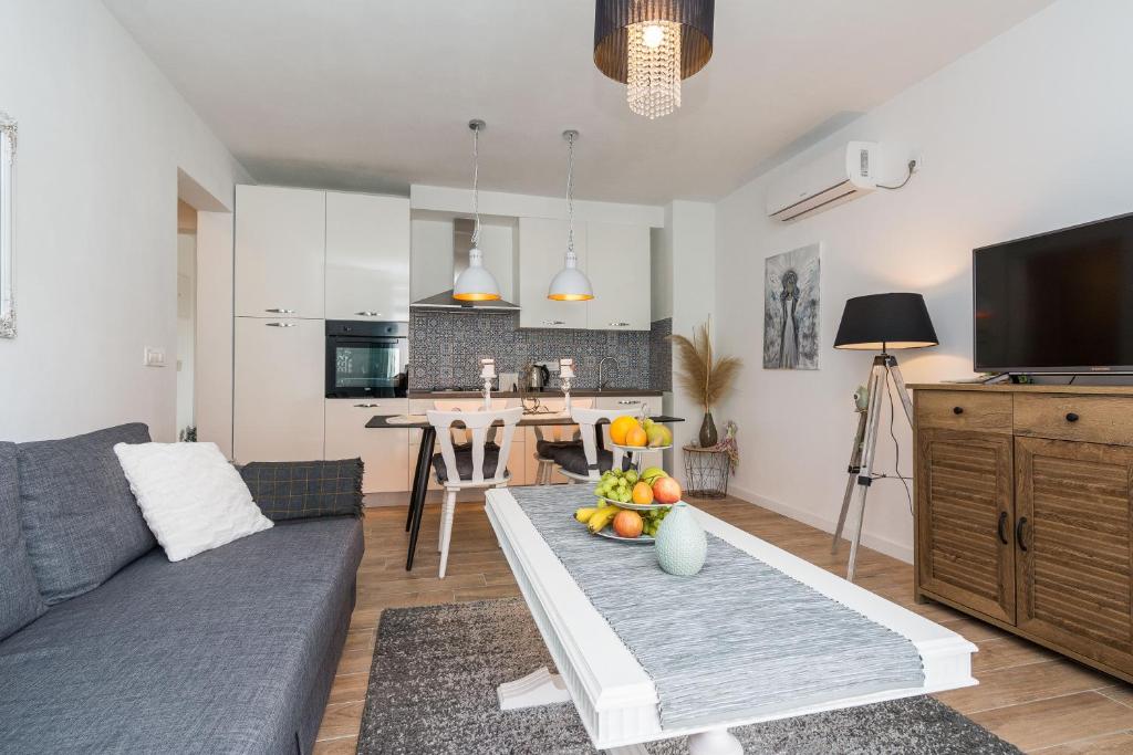 Apartments Marta 1 - 17