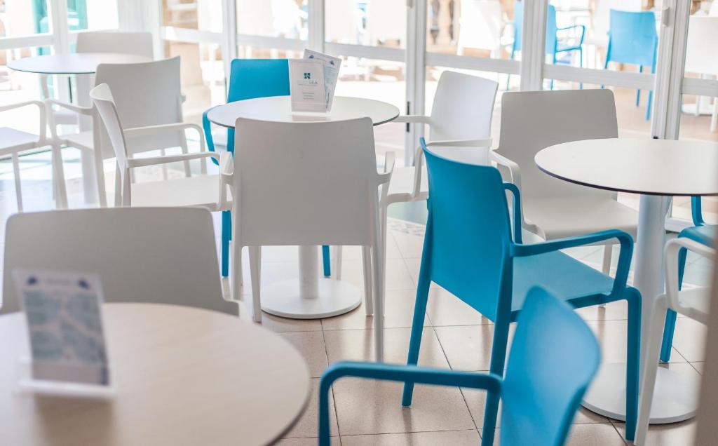 Reštaurácia alebo iné gastronomické zariadenie v ubytovaní BLUESEA Costa Verde
