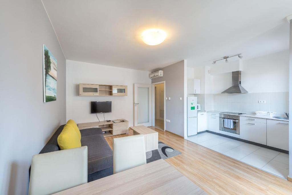 Kuchyňa alebo kuchynka v ubytovaní Corvin Plaza Apartments & Suites