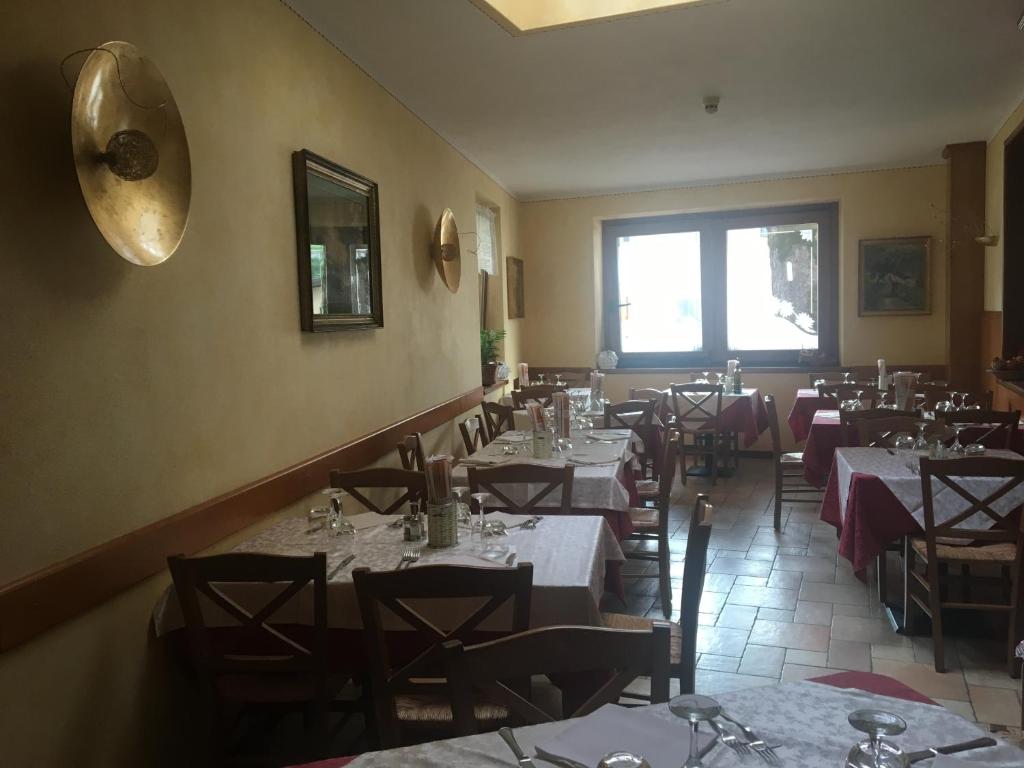 Restauracja lub miejsce do jedzenia w obiekcie Hotel Americana