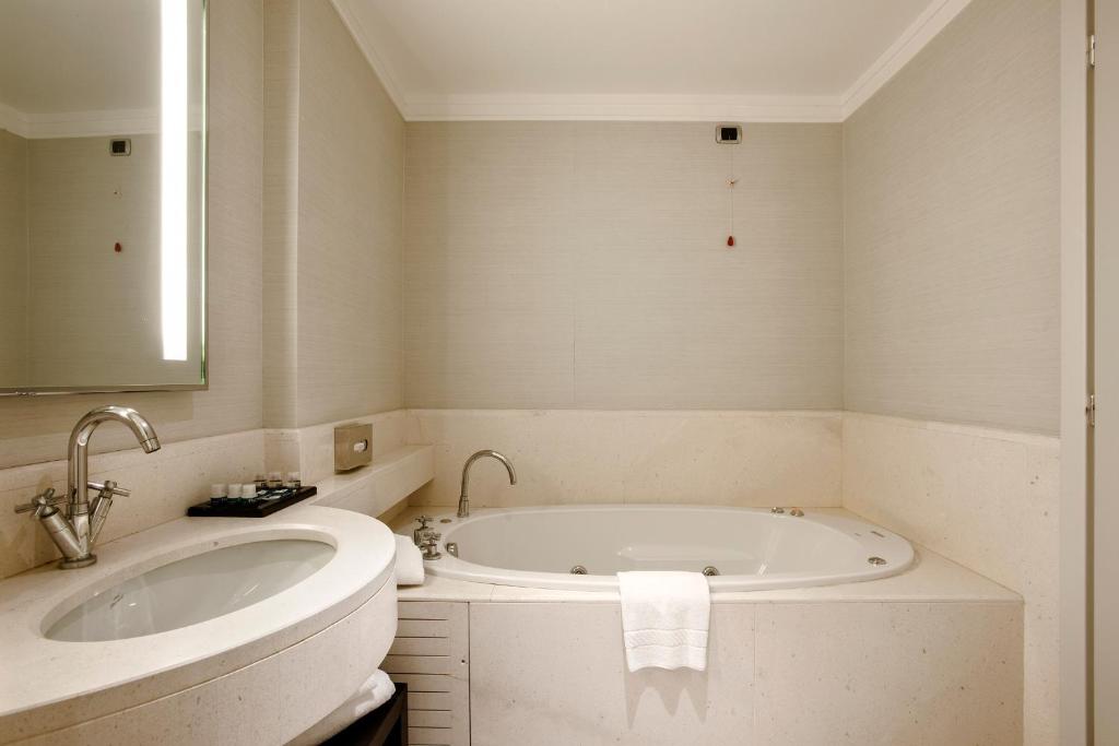 FlyOn Hotel & Conference Center - Resim 18