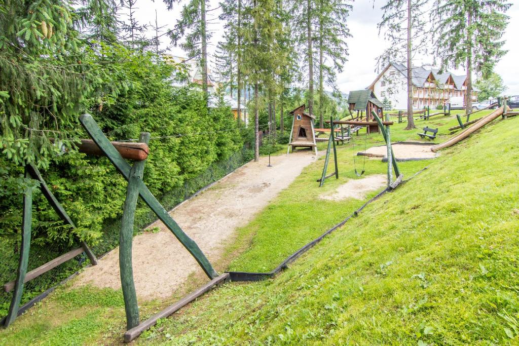 Vonkajšia záhrada v ubytovaní Apartamenty Viva Maria Zakopane
