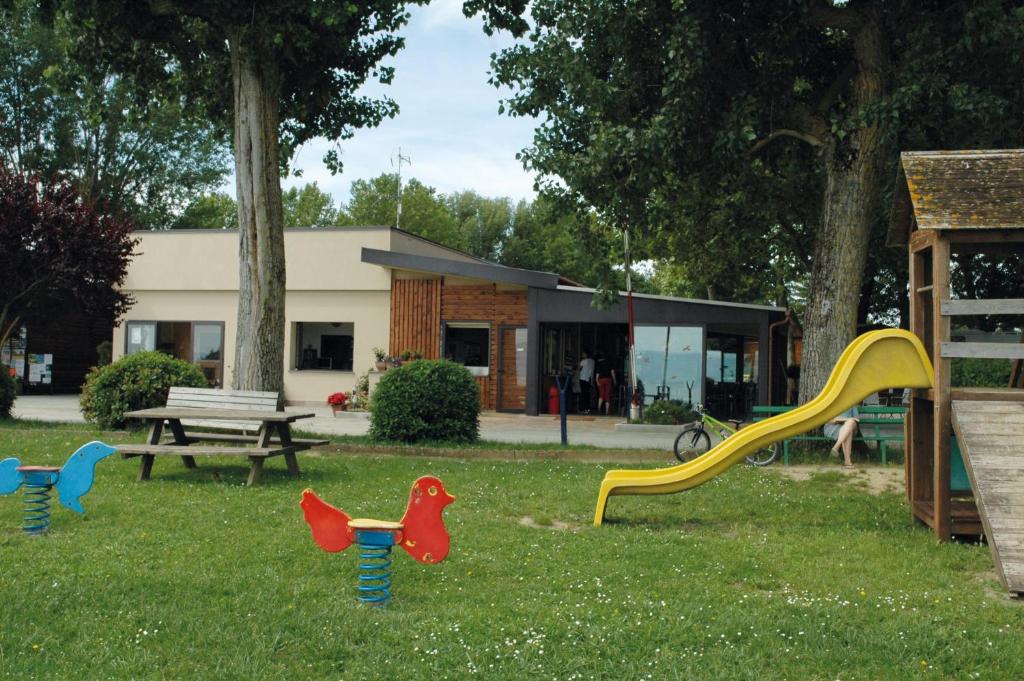Camping Listro játszósarka